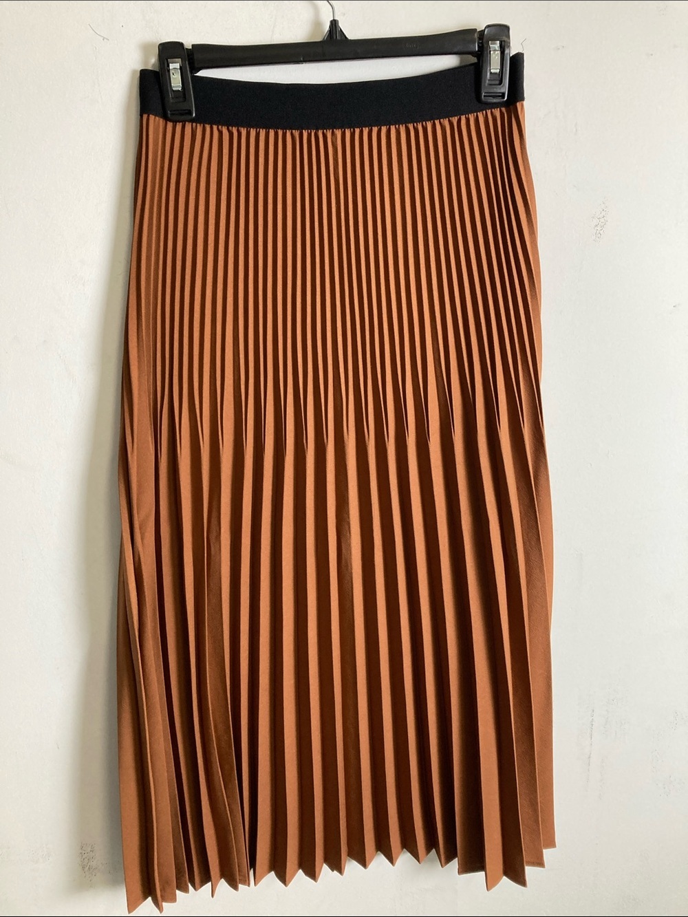 Adrianna Papell Rust Pleated Midi Skirt with Black Waistband